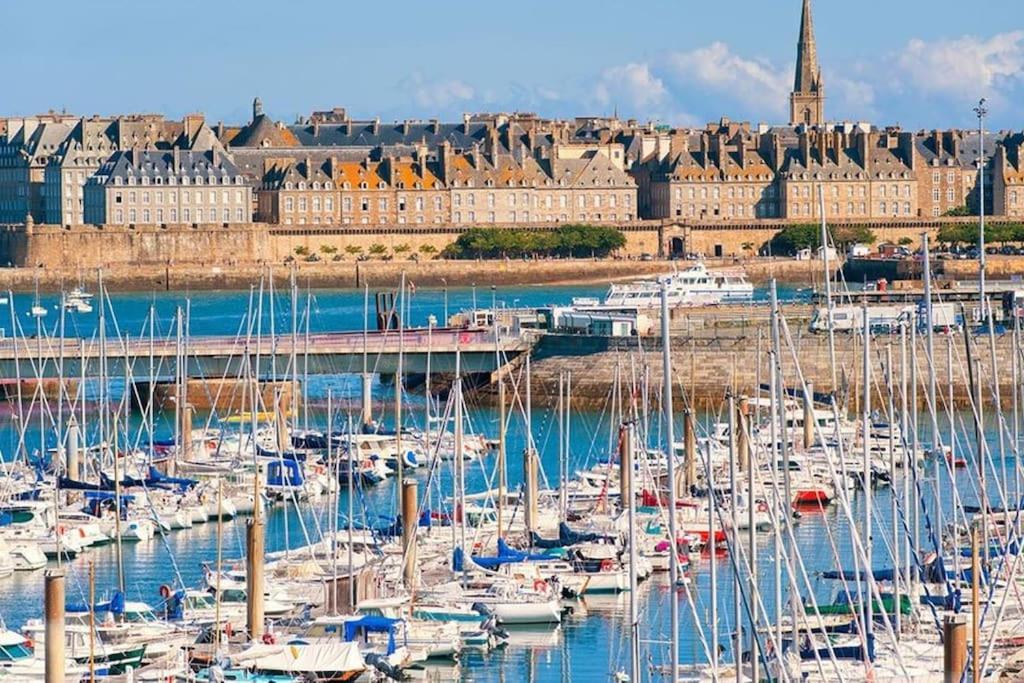 Charmante Maison A Evran Proche Dinan Et St Malo. Exteriér fotografie